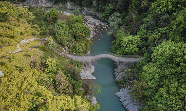 Immagine panoramica dall'alto del Ponte di Annibale, Cerreto Sannita